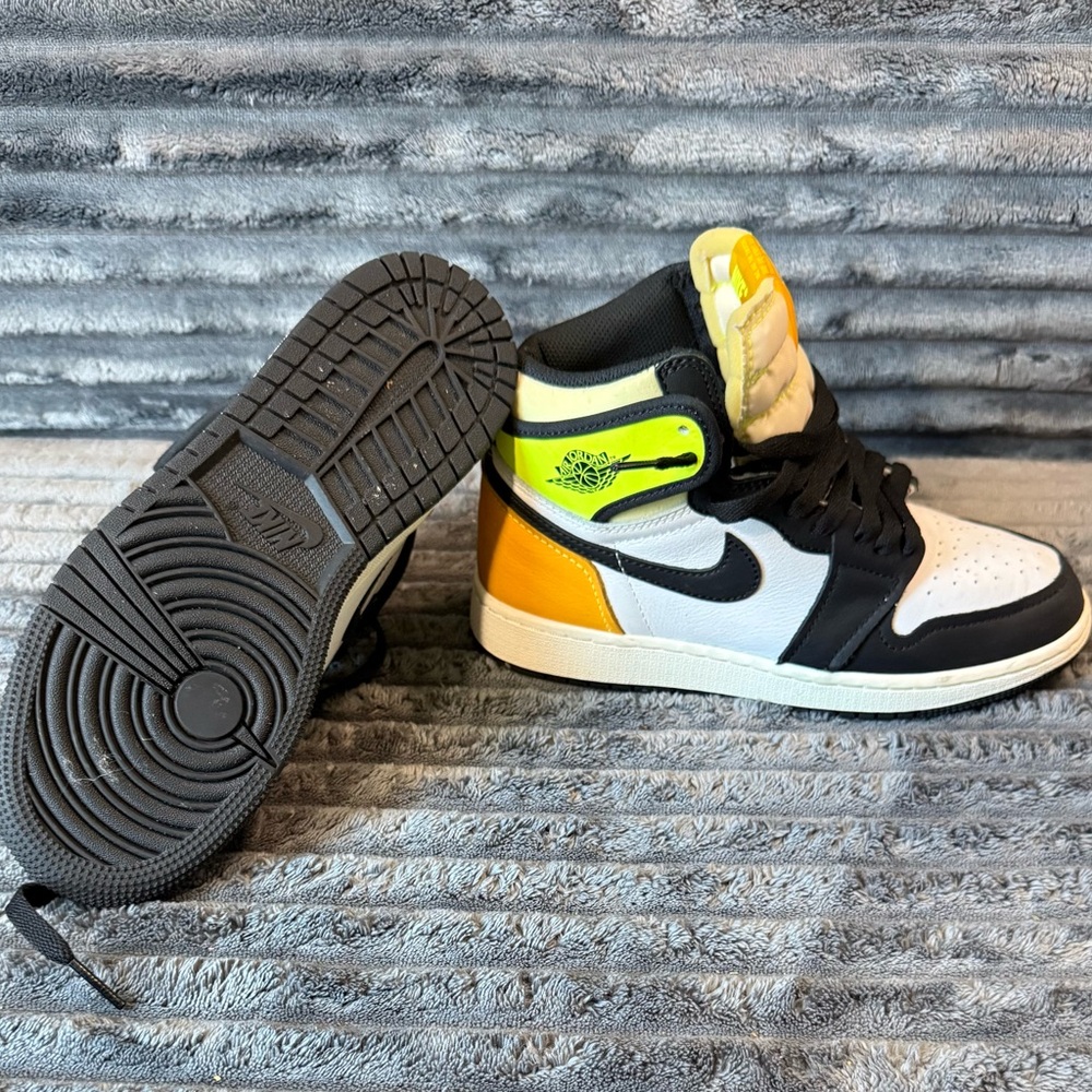 Nike Air Jordan 1 High - White, Black, Yellow, Neon Green - Picture 6 of 7